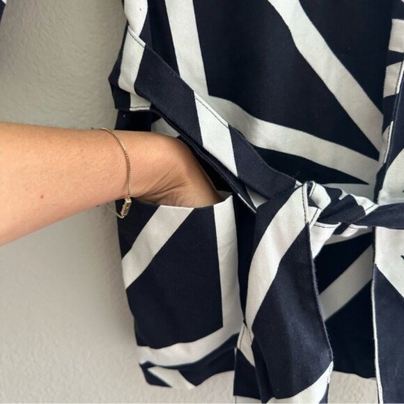 Virginia Taylor Abstract Black White Belted Jacket XS Artwear Statement Chic - Picture 6 of 10